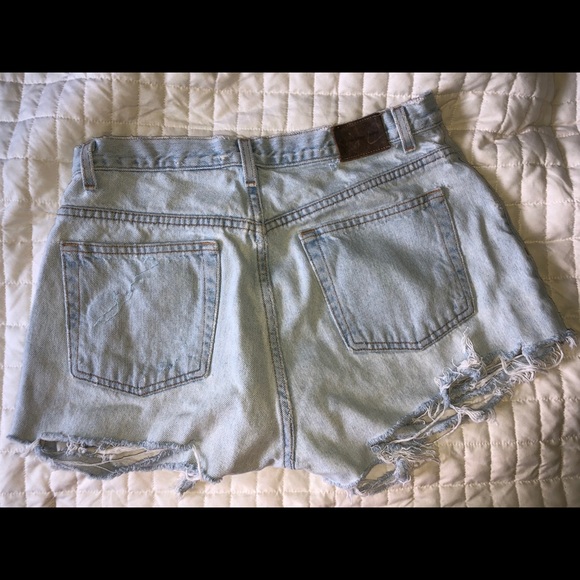 vintage light wash calvin klein shorts - Picture 2 of 3